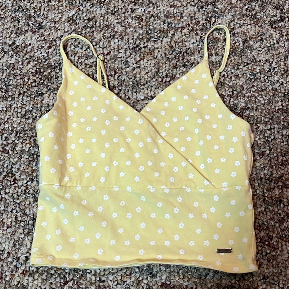 Yellow hollister top